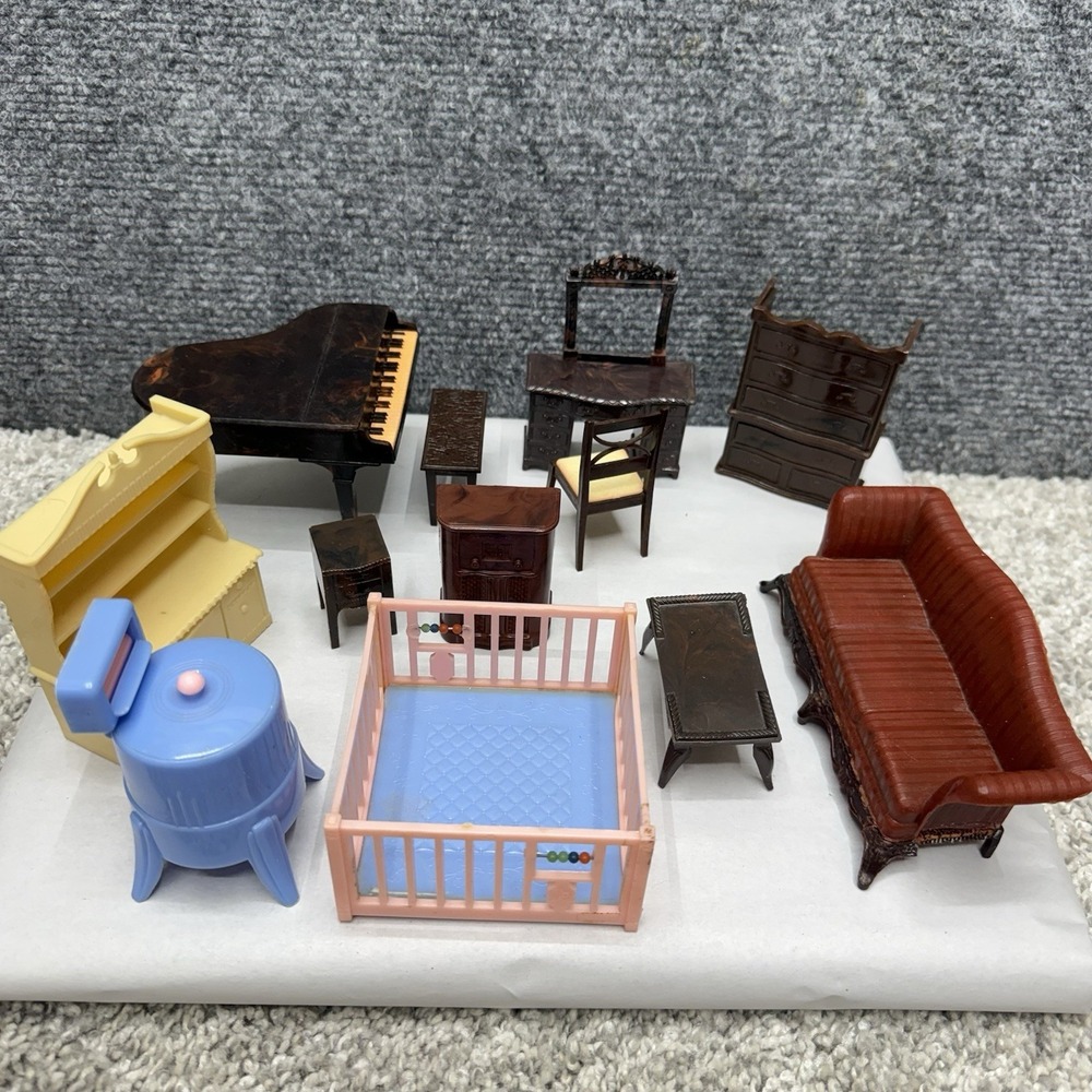Vintage Renwal dollhouse furniture Huge Lot‎  piano vanity couch and more (READ)